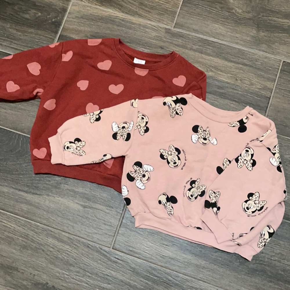 2 Zara 5T cool baggy sweatshirts Minnie and heart